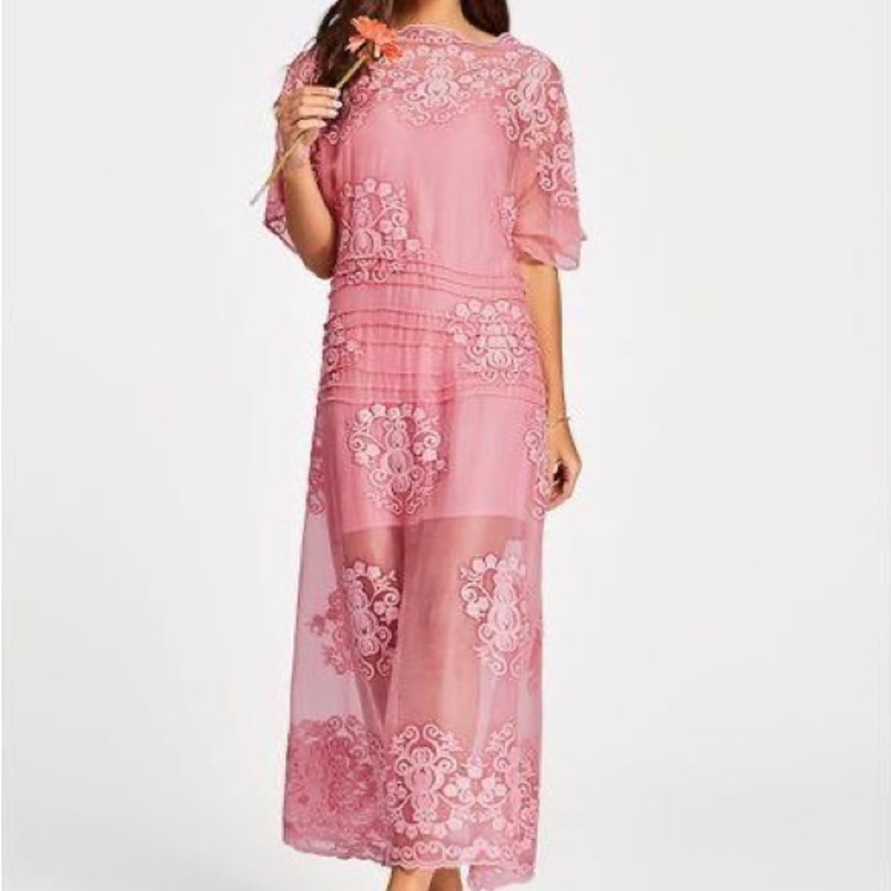 🚨LAST CALL🚨🗣️ Elegant Pink Embroidered Overlay Dress